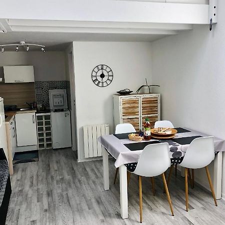 Appartement Duplex Lumineux Idealement Situe Ares Exterior foto