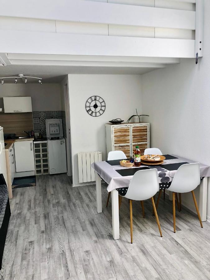 Appartement Duplex Lumineux Idealement Situe Ares Exterior foto