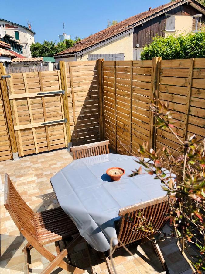 Appartement Duplex Lumineux Idealement Situe Ares Exterior foto