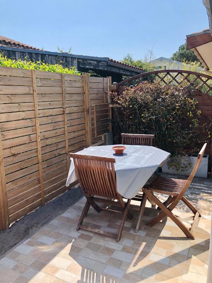 Appartement Duplex Lumineux Idealement Situe Ares Exterior foto